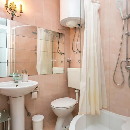 By The Sea - 21995 Daire