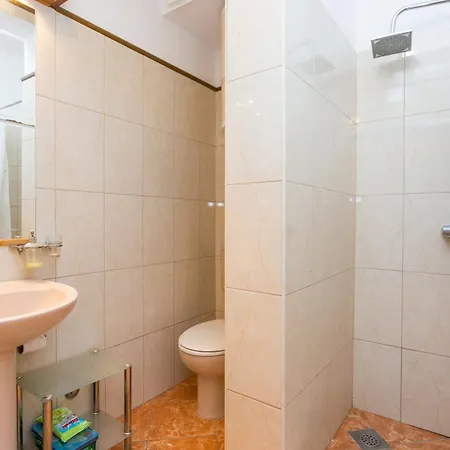 By The Sea - 21995 تروغير