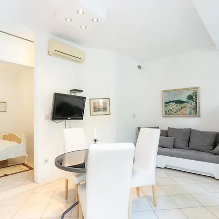 By The Sea - 21995 Apartman *